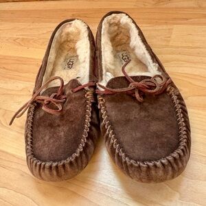 UGG Dakota Slippers Brown Suede Loafers Sheepskin Insole Women's Sz 8 Cabincore